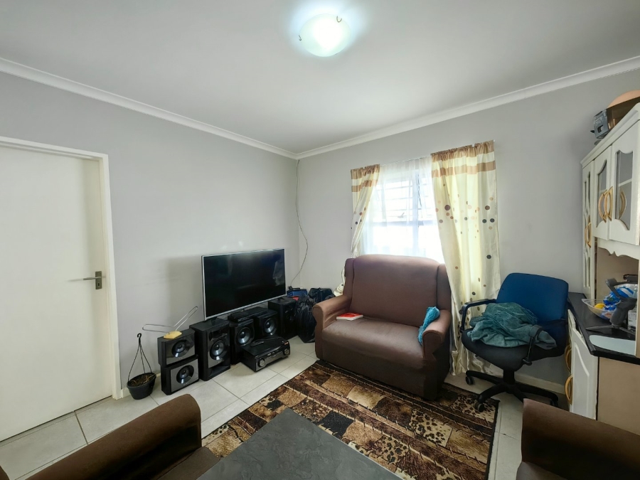 2 Bedroom Property for Sale in Idasvallei Western Cape